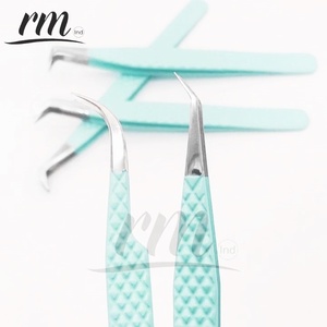 Pinzas para Extensión de Pestañas RMI Wholesale de la Mejor Calidad, Antiestáticas, Duraderas, con Punta Dentada, Rectas, con Recubrimiento en Polvo, Curvadas - Product Image 2