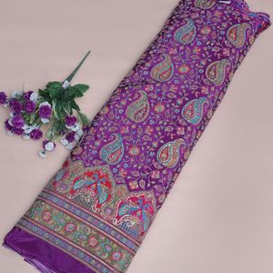 Tissu Crêpe Indien Ethnique Léger et Élégant, Motif Paisley Magenta Profond Paon Daman, 54 Pouces, Matériau Brodé de Paillettes Lumineuses - Product Image 1