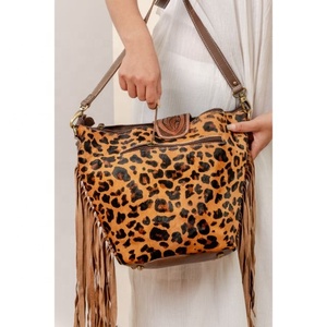 Offre Spéciale femmes en cuir de vachette véritable pochette à la main gland croix corps fermeture éclair Portable noir vache daim sac fourre-tout - Product Image 3