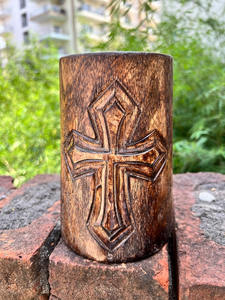 Nuevas tazas de madera Agregue un toque personal a sus tazas de madera de rutina matutina con diseño Plus - Product Image 2