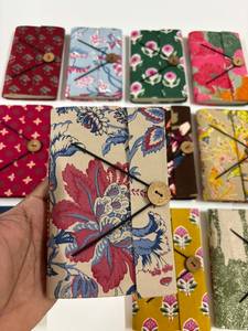 Carnet en tissu imprimé en coton avec lien en cordon |   Journal artisanal fait main pour la rédaction, les cadeaux, les acheteurs en détail et en gros - Product Image 4