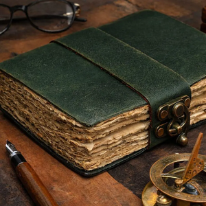 Carnet artisanal en cuir fait main, reliure rustique, cousu main, papier vintage à bords festonnés sans acide pour une utilisation durable - Product Image 5