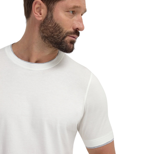 T-shirt en coton blanc pour homme, coupe ajustée, manches courtes, col rond, bordure contrastée, tricoté, couleur unie, décontracté - Product Image 3