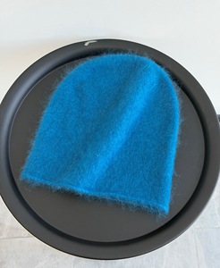 Gorros de punto de mohair personalizados con logotipo, gorros de invierno de mohair de lujo al por mayor, gorros de mohair suaves, cálidos y afelpados. - Product Image 5