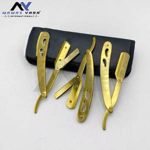 Navaja de Afeitar Profesional para Barbería, Navaja Recta de Plasma Dorada, con Bloqueo Oscilante, Desechable, de Acero Inoxidable, Metálica y Sostenible - Product Image 1