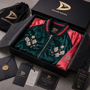 เสื้อแจ็คเก็ตซูกะจังพรีเมียมแบบกลับด้านได้ สีเขียวหยก ผ้าซาตินปักลายปลาคาร์ฟแบบน้ำตก - Product Image 6