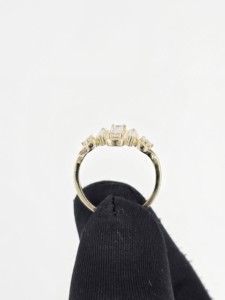 Anillo de Diamantes de Oro Amarillo de 14K y 18K con Diamantes Cultivados en Laboratorio, Corte Baguette, Tres Piedras, para Mujer, Joyería Moderna para Novia, Elegante - Product Image 3