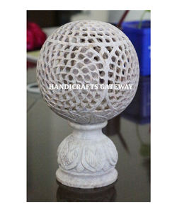 Bougeoir sculpté de forme ronde en stéatite naturelle fait à la main pour la décoration de la maison, de l'hôtel et du festival de Noël. - Product Image 2