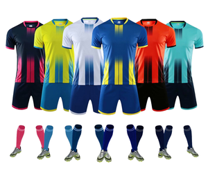Ensemble d'uniformes de football personnalisés pour hommes, maillot de football, sublimation, entraînement sportif, t-shirt et short à séchage rapide, ensembles d'uniformes de football pour adultes - Product Image 4