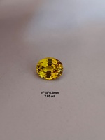 Saphir jaune ovale élégant, créé en laboratoire, fait main par un designer, pierre précieuse en vrac pour la création de bijoux fins et de luxe.