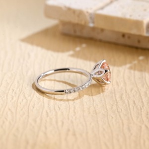 Bague de fiançailles et de mariage romantique en or massif 14 carats avec diamant de laboratoire rose rond certifié IGI pour femme - Product Image 3