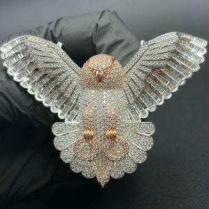 Colgante de Lujo con Forma de Búho y Diamantes de Corte Baguette, Oro Sólido de 18K, Chapado en Oro Rosa, Amuleto con Temática Animal, Joyería Unisex para Regalo - Product Image 1