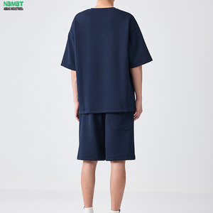 เสื้อยืดคอกลมสีครีมสำหรับผู้ชาย ผ้าฝ้ายถัก ระบายอากาศได้ดี สวมใส่สบายในฤดูร้อน พิมพ์ลายโลโก้ด้านหน้า - Product Image 5