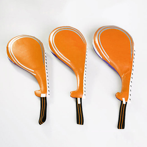 Set de Palas Curvas de Taekwondo y Karate a Rayas Naranjas y Blancas, de Doble Cara, para Golpear y Entrenar - Product Image 1
