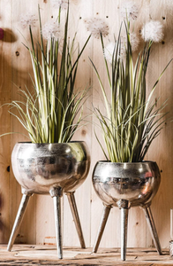 Classic Shiny Finished Trending Design Metal Planter Balcony Garden Plant Superior Quality Metal Planter - Product Image 5