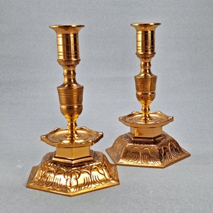 Juego de 2 Portavelas Cónicos de Hierro Sólido de Alta Calidad, Candelabros Decorativos de Metal Hechos a Mano, Portavelas de Lujo para Decoración del Hogar - Product Image 2