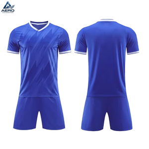 Uniforme de Fútbol Personalizado de Moda con Manga Corta para Adultos, Ropa Deportiva para Equipos de Fútbol, Ropa de Entrenamiento, Estilo Cuello en V, Color Azul y Blanco - Product Image 1