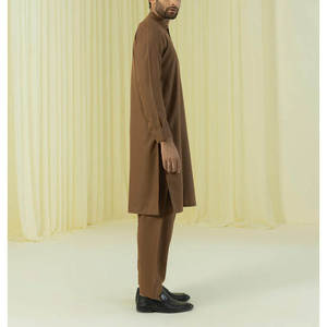 DEFENCE INDUSTRIES Shalwar Kameez para Hombre con Acabado Suave, Nuevo Diseño de Kurta Pajama 2026, Tela Resistente, Traje Tradicional Árabe para Hombre - Product Image 2