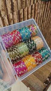 Pulseras de gelatina Tikki de calidad premium con 16 pulseras de estilo Kashmiri, perfectas para bodas y ocasiones festivas. - Product Image 6