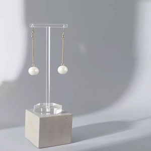 2025 nuevo acrílico transparente en forma de T soporte de exhibición de pendientes Mostrador de joyería accesorio de tiro soporte de exhibición de pendientes - Product Image 6