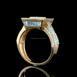 Anillo de Compromiso para Hombre con Diamante Simulado Azul Corte Baguette y Halo Cuadrado, Plata de Ley 925, Estilo Hip Hop Iced Out, Anillo de Pinky - Product Image 3