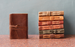 Diario de viaje estilo gitano con encuadernación a mano, cuaderno de cuero personalizado Crunch Buffalo, tamaño A5, para escribir y viajar. - Product Image 5