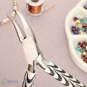 คีมปากแหลมสเตนเลสสตีลลายม้าลาย ขนาด 5 นิ้ว 127 มม. ด้ามจับสบายมือ พร้อมสปริงคู่ สำหรับทำเครื่องประดับ - Product Image 4