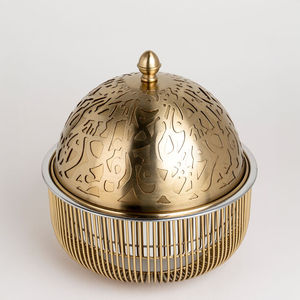 Plat de service moderne géométrique en forme de cage avec couvercle en bois et corps noir mat pour mariage - Product Image 6