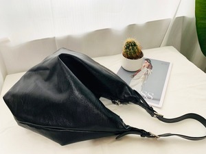 Adjustable Daily Use All Seasons <b>Bag</b> Casual Shoulder Leather <b>Bag</b> Hobo New Trendy Stylish Large Capacity Zipper Leather <b>Bag</b> Hobo - Product Image 3