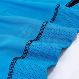 Uniforme de football personnalisé avec logo imprimé, disponible en plusieurs tailles et couleurs, idéal pour les écoles, les clubs et les équipes professionnelles - Product Image 4