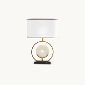Lámpara de Mesa Geométrica de Lujo con Diseño Artístico de Marco Abierto, Iluminación Ambiental Premium y Atractivo Decorativo Contemporáneo para el Hogar - Product Image 6
