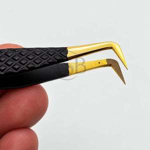 Pince à épiler en fibre noire et or à 90 degrés, en acier inoxydable, pour extensions de cils, impression de logo personnalisée - Product Image 3