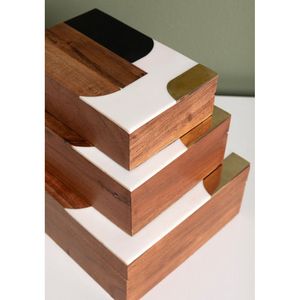 Boîte élégante en bois et résine avec incrustations, artisanat détaillé, décoration d'intérieur, organisateur de bijoux - Product Image 3