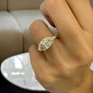 Anillo de sello apilable con diamante marquise de 3.00 CT cultivado en laboratorio, único, para mujer, de oro macizo de 14k, regalo de compromiso o propuesta para ella. - Product Image 1