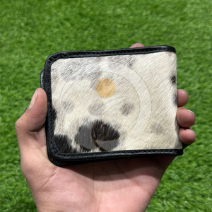 Cartera de Cuero Genuino con Pelo de Vaca, Cartera Delgada Hecha a Mano, Tarjetero Bifold, Cartera de Cuero con Grano Natural de Primera Calidad - Product Image 1