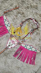 Juego de aparejos de montura vaquera de cuero genuino con diseño de calavera de toro del Suroeste, flecos rosas y detalles de latón, ligero, para uso estacional, incluye - Product Image 3