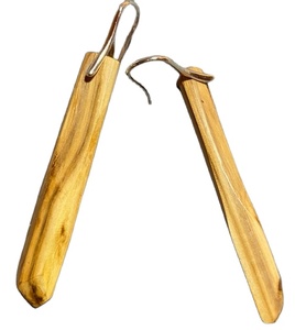 Vente en gros de boucles d'oreilles colorées faites à la main bijoux disque rond peinture africaine géométrique haute qualité boucles d'oreilles carte en bois - Product Image 1