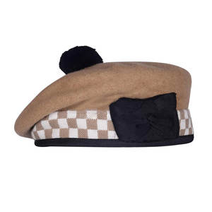Gorro Balmoral Escocés Blanco con Detalles en Caqui, 100% Lana, Gorro de Lana Escocesa - Product Image 1