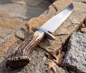Cuchillo Bowie con mango de asta de ciervo, hoja de acero inoxidable con diseño de punta de clip, herramienta de caza para exteriores, garantía OEM de 3 años, caja de madera incluida - Product Image 2