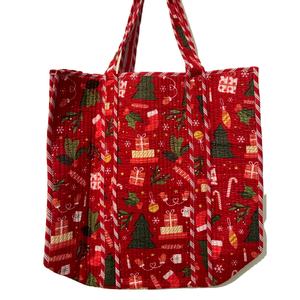 Bolso de playa Kantha de algodón hecho a mano con estampado navideño para mujer, bolso abierto con parte superior, dos forros de lona, hermoso hombro acolchado para viajes - Product Image 1