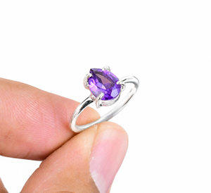 Anillo de Amatista Natural con Corte de Pera, Plata de Ley 925, Anillo de Piedras Preciosas Hecho a Mano, Joyería de Amatista Morada para Mujer - Product Image 1