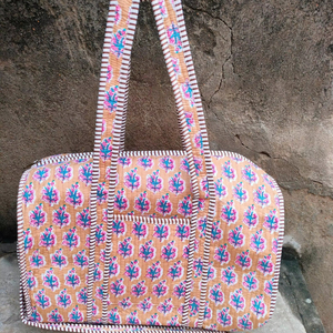 กระเป๋าผ้าฝ้ายพิมพ์ลายบล็อกทำมือ ลายดอกไม้ใบไม้แบบอาร์ติซาน สำหรับเดินทางช่วงสุดสัปดาห์  กระเป๋าถือแบบสะพายไหล่ลายทาง โพลีเอสเตอร์ - Product Image 1