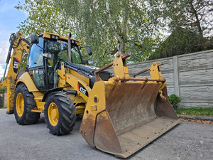 รถตักล้อยาง Caterpillar 432E ขับเคลื่อน 4 ล้อ เครื่องยนต์ดีเซล 75 กิโลวัตต์ สำหรับงานก่อสร้างและงานเกษตร - Product Image 3