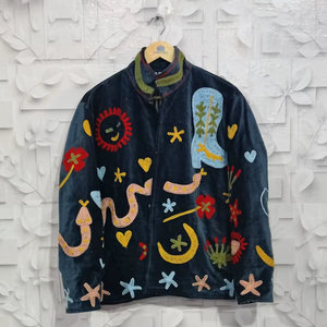 Gabardina de terciopelo vintage bordada a mano con motivos celestiales y occidentales, con forro de poliéster, ideal para el verano. - Product Image 1