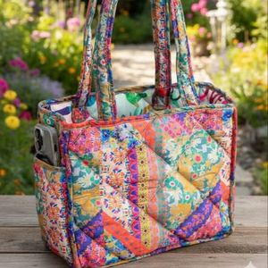Sac fourre-tout matelassé en coton écologique, fait main, imprimé au bloc, pour voyage ou marché, avec poches intérieures/extérieures, motifs floraux variés - Product Image 1