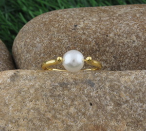 Trendy Minimalist Pearl <b>Finger</b> <b>Ring</b> for Women Classic Bridal Wedding Pearl Jewelry Premium Quality Gold Plated Fashion <b>Ring</b> - Product Image 3