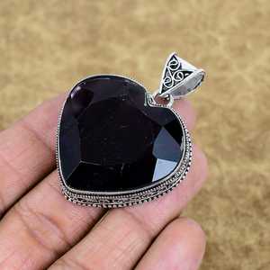 Colgante de Amatista Facetada, Hecho a Mano, Plata de Ley 925, Forma de Corazón, Gema, Joyería Vintage - Product Image 1