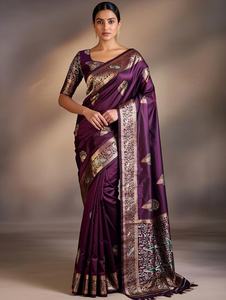 Sari en soie de style ethnique traditionnel avec tissage Zari, infroissable et à séchage rapide pour femme - Idéal pour mariage, Diwali et tenue décontractée - Product Image 4