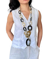Collier pendentif en corne de buffle classique moderne de haute qualité, fait main avec une chaîne au design unique, respectueux de l'environnement, idéal pour un mariage