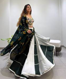 Women Traditional Indian Pakistani <b>Lengha</b> Choli Set Cotton Vintage <b>White</b> Green Embroidered Blouse Floor-Length Wedding Wear - Product Image 4